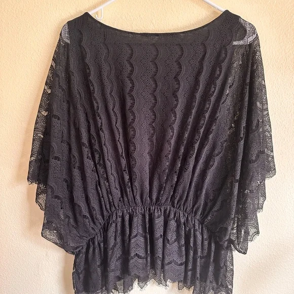 Lace - Picture 2 of 3